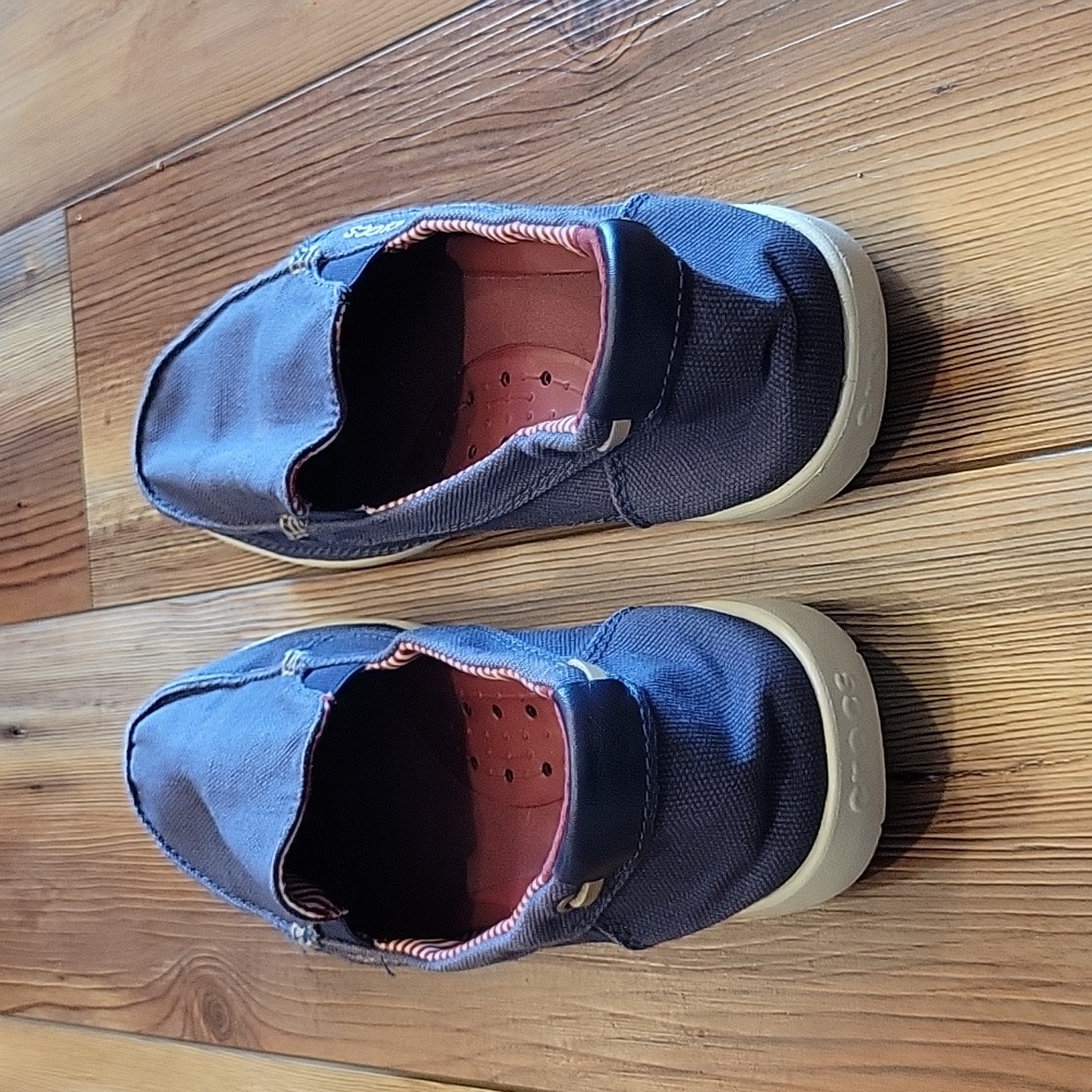 CROCS Navy Canvas Slip-On Shoes with Red/Burgundy Insole - Picture 3 of 9